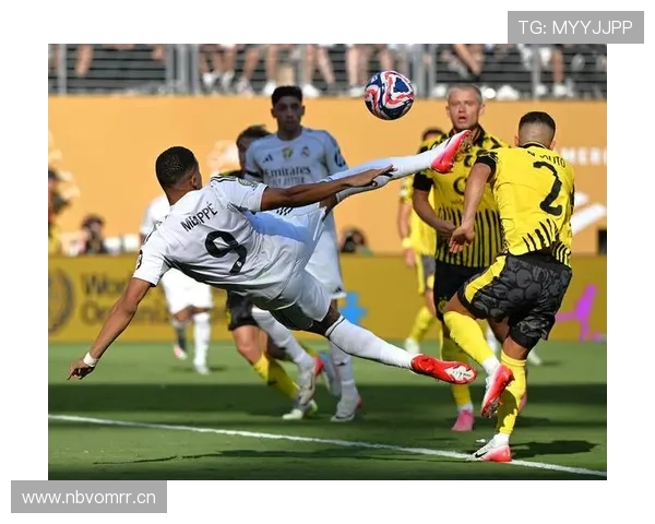 皇马从反击之王转向阵地战,战术转型致近期表现波动,稳定性面临考验 皇马从反击之王转向阵地战,战术转型致近期表现波动,稳定性面临考验