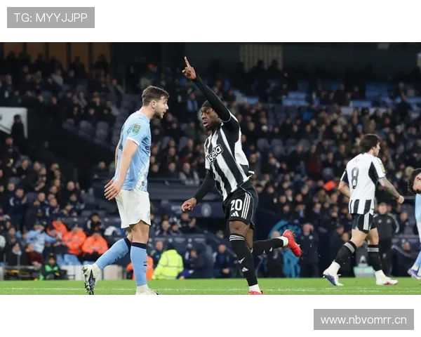 曼城控球体系持续运行,难以制造高强度压迫,战术执行面临稳定性考验 曼城控球体系持续运行,难以制造高强度压迫,战术执行面临稳定性考验