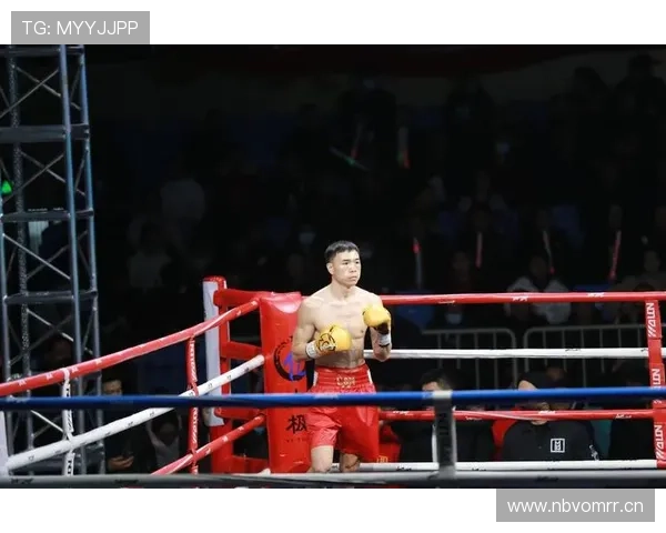 看徐灿的私照，拳台上凶神，厨房却摆得像网红店，别逗了